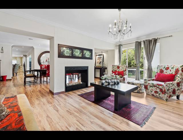 5 BEDROOM HOUSE FOR SALE IN BRYANSTON